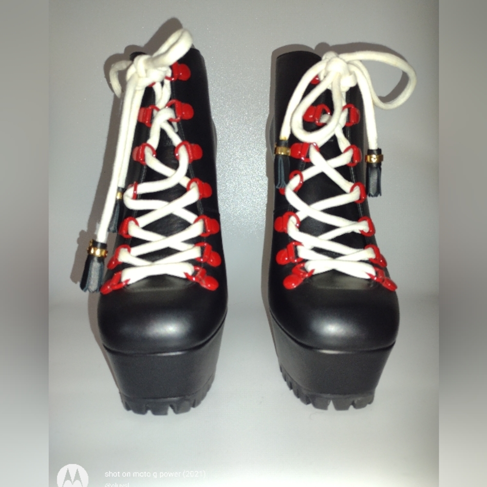 ON HOLD ๐ Gucci "Kayla" Calfskin Lifford Lace Up Boots - Picture 14 of 16